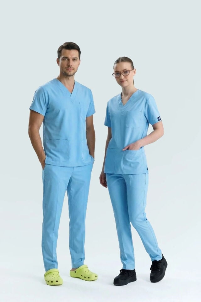 ALASKA MAVİSİ DOKTOR HEKİM FORMASI LİKRALI SCRUBS TAKIM (ALASKAN BLUE)