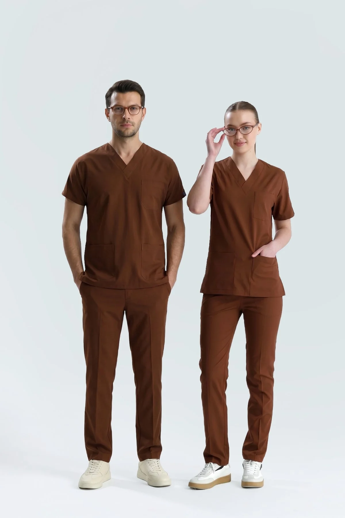 KAHVERENGİ HASTANE FORMASI LİKRALI SCRUBS TAKIM (FRIAR BROWN)